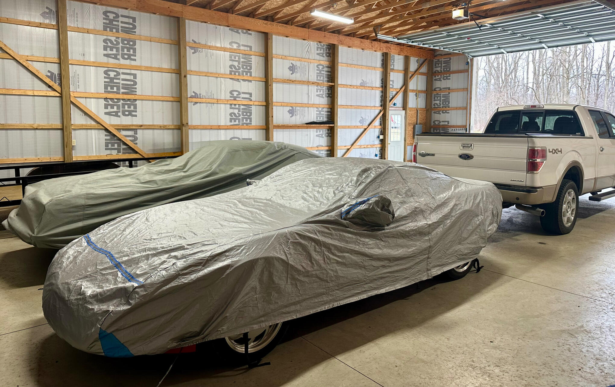 Photo of actual storage facility No Ai